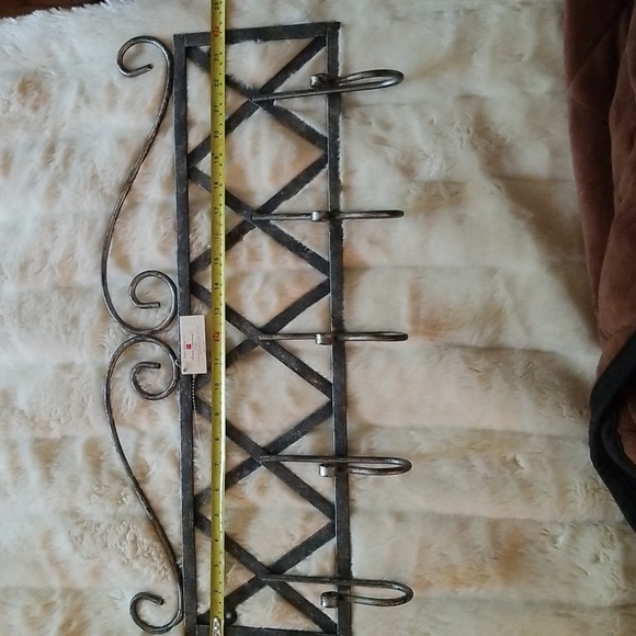 Home Interiors Metal 5 Hook Rack - Picture 5 of 7